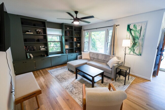 Building Photo - 617 Rockcreek Rd Building Photo - 617 Rockcreek Rd