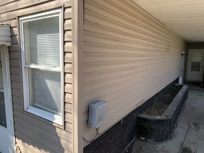Building Photo - 403 Sherman Pl