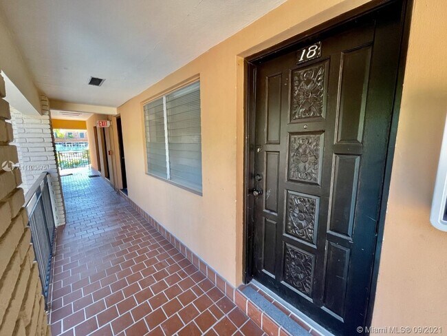 Building Photo - 218 Santillane Ave