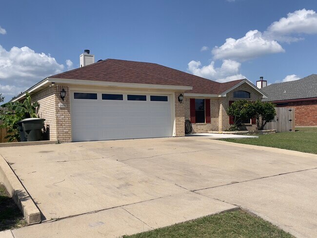 Foto del edificio - 2801 Bigleaf Dr