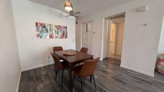 Building Photo - 511 E Brockton Ave