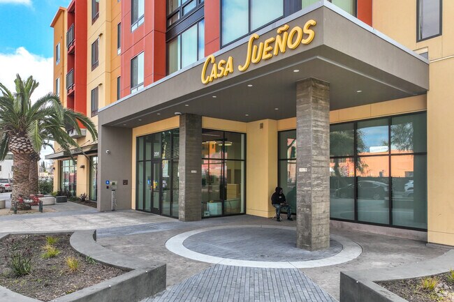 Entrada del edificio - Casa Suenos