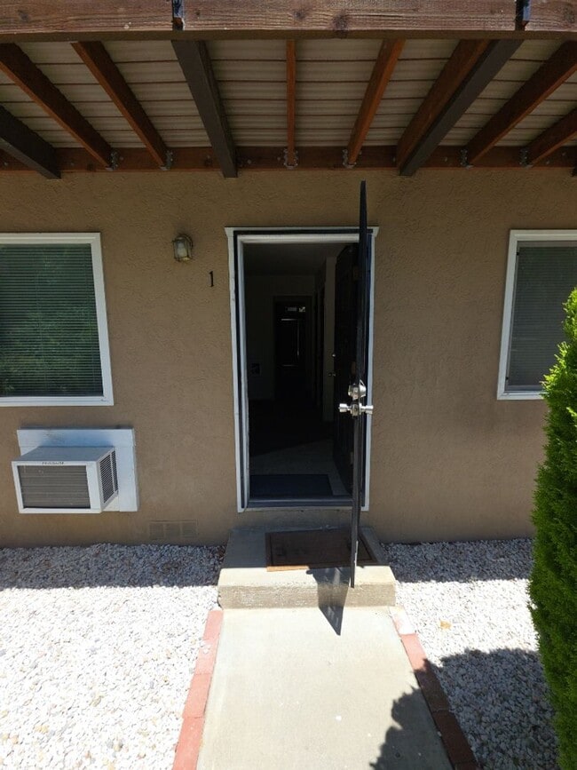 Building Photo - 209 Wright Ln
