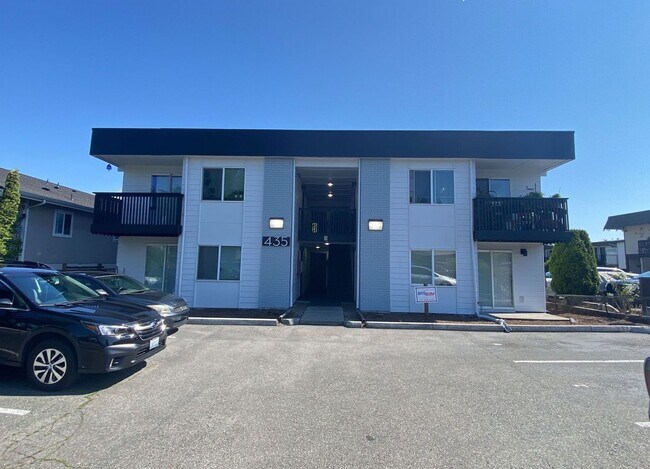 Interior Photo - Centrally Located Ground floor Remodeled 1...