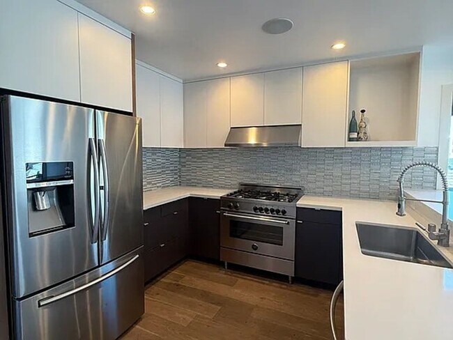 Foto del edificio - Luxury Penthouse Condo w/Large Private Terrace, Outdoor Kitchen – a must see! PROGRESSIVE