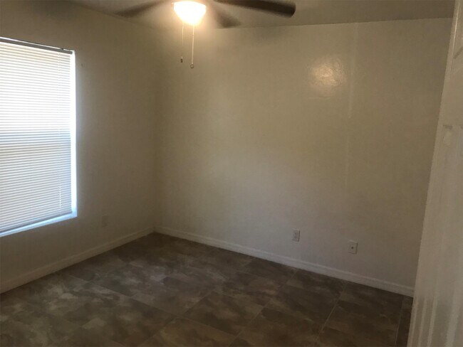 Building Photo - 1161 Poinciana Ct