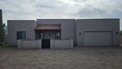 Building Photo - 5730 N Williams Dr