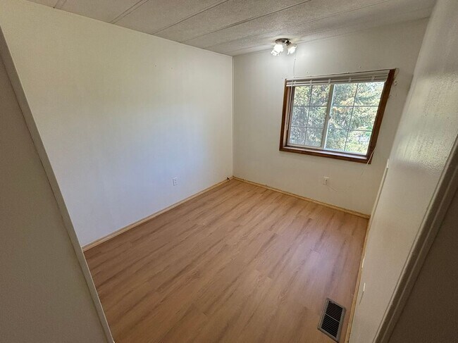 Foto del edificio - 1162 N 1340 E