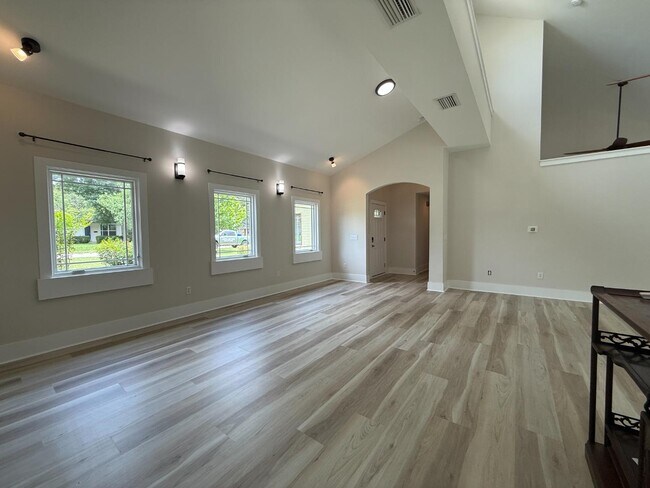 Foto del edificio - 5432 Grove Ave