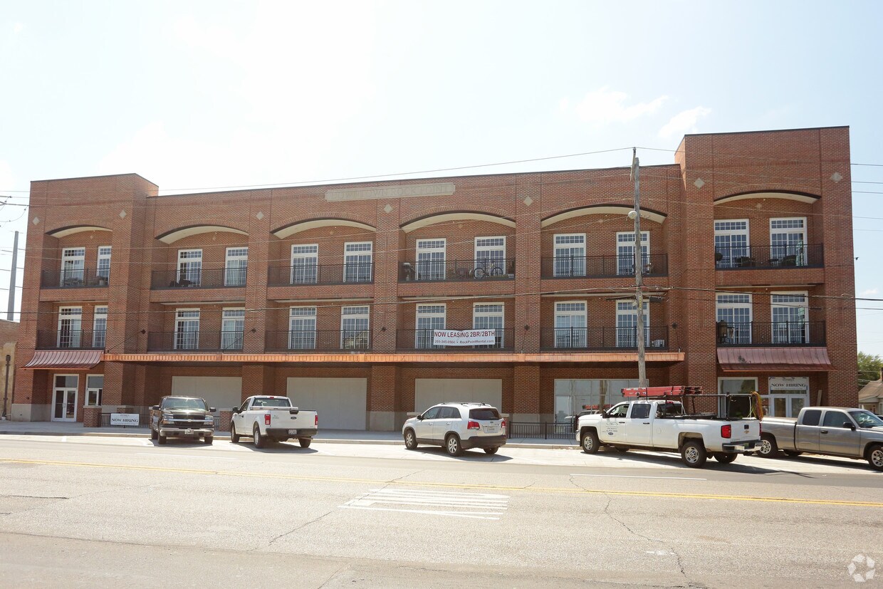 Foto del edificio - Downtown Rock Point
