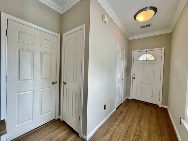 Building Photo - Ready 07-11-24! 3-Bedroom Duplex w/Garage ...