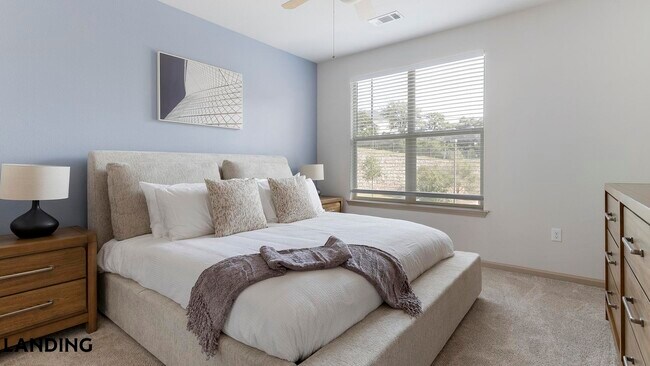 Foto del edificio - 7602 Luskey Blvd