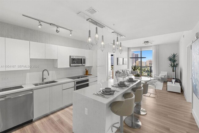 Foto del edificio - 101 Diplomat Pkwy