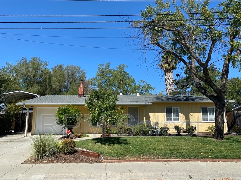 Foto principal - 2071 Sunshine Dr