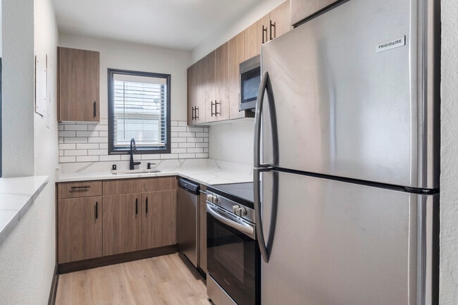 Building Photo - Kensington and Lauriston