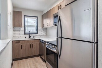 Building Photo - Kensington and Lauriston