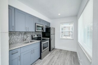 Building Photo - 1907 McKinley St