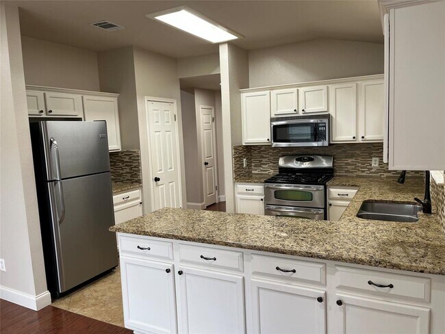 Building Photo - 1204 Jordan Ln