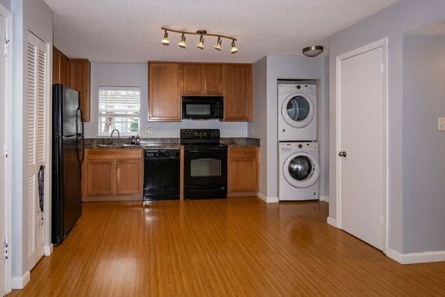 Photo - 2/1 condo