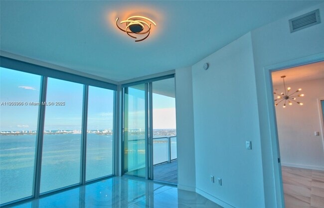 Foto del edificio - 2900 NE 7th Ave