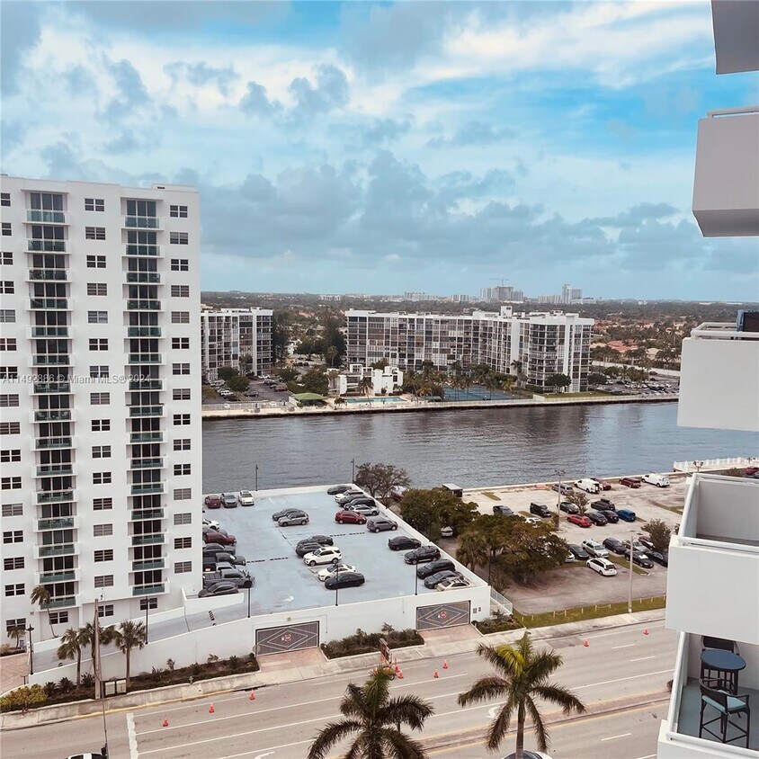 Foto principal - 3001 S Ocean Dr