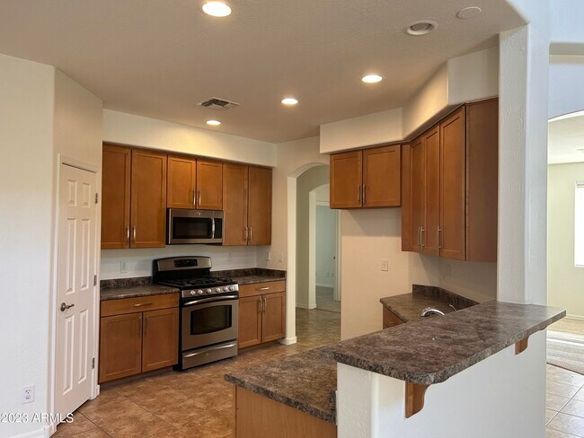 Building Photo - 4403 W Powell Dr