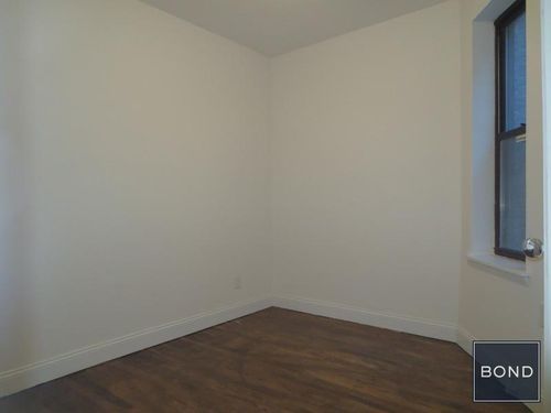 Foto del edificio - 114 8th Ave