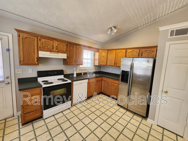Foto del edificio - 4011 Cedarway Ct