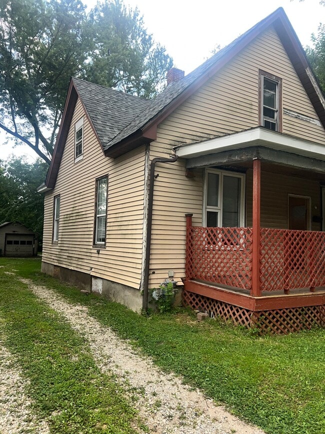 Building Photo - 785 E Cantrell St