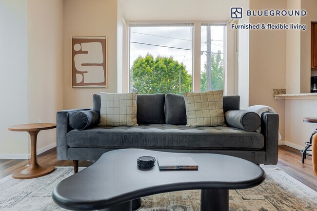 Foto del edificio - 5101 25th Ave NE