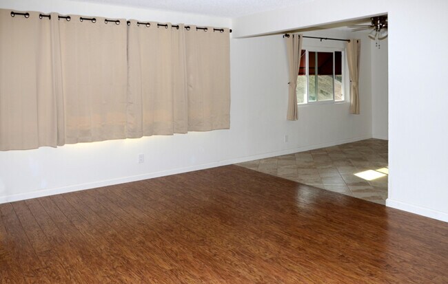 Living room/Dining room - 1220 N Park Western Dr