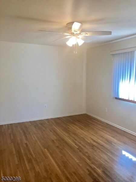 Foto del edificio - 482 Notch Rd