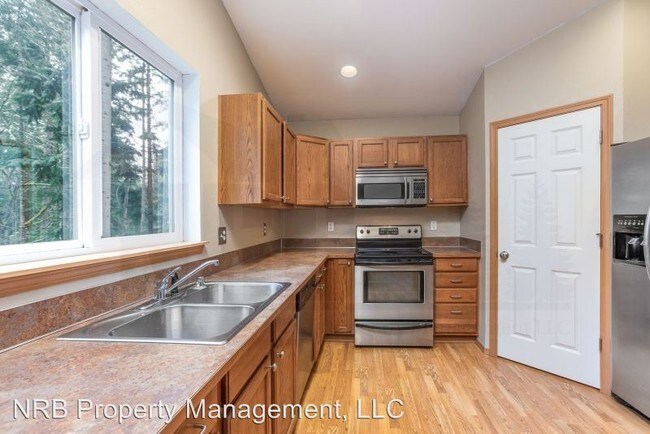 Building Photo - 3 br, 1.5 bath House - 22345 Bluewater Dr. SE