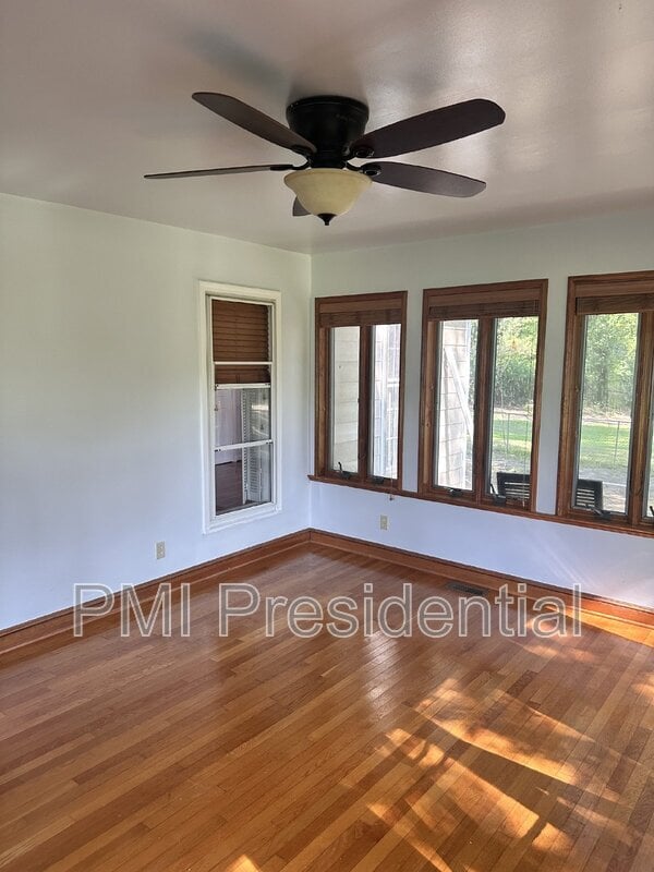 Building Photo - 931 S Crater Rd