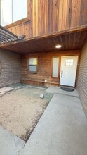 Building Photo - 1066 E Navajo St