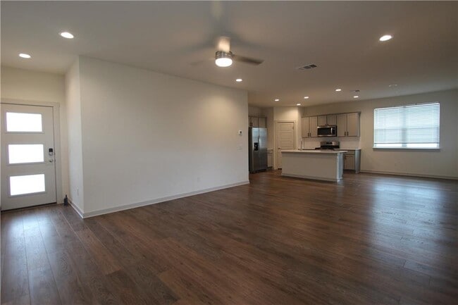 Building Photo - 136 Filifera Ct