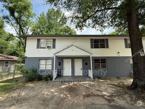 Building Photo - 931 Magnolia Dr