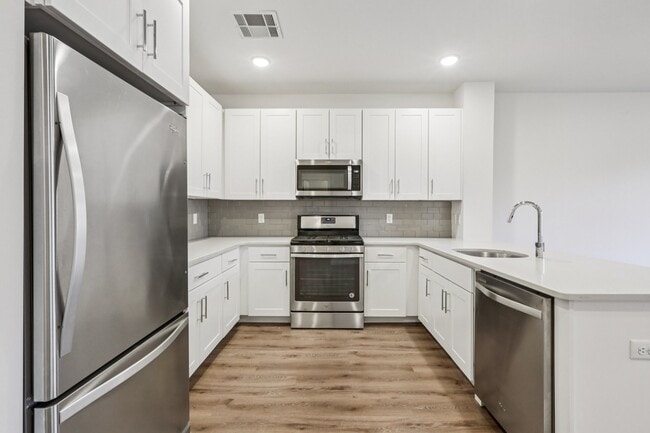 Building Photo - Waldwick Station