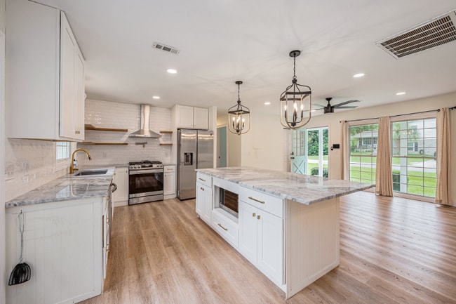 Building Photo - 1816 Gippy Ln