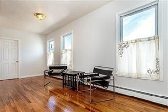 Building Photo - 309 Elm St