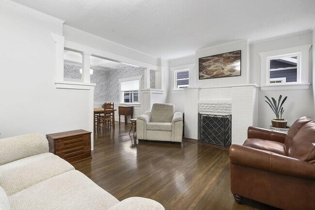 Foto del edificio - 4 bed 2 bath house