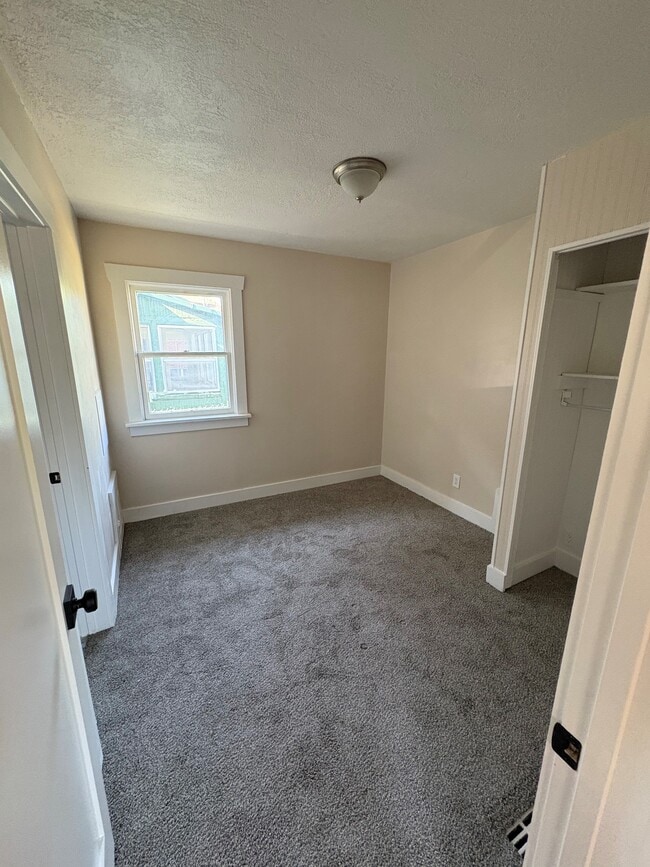 Building Photo - 505 E Gallacher Pl