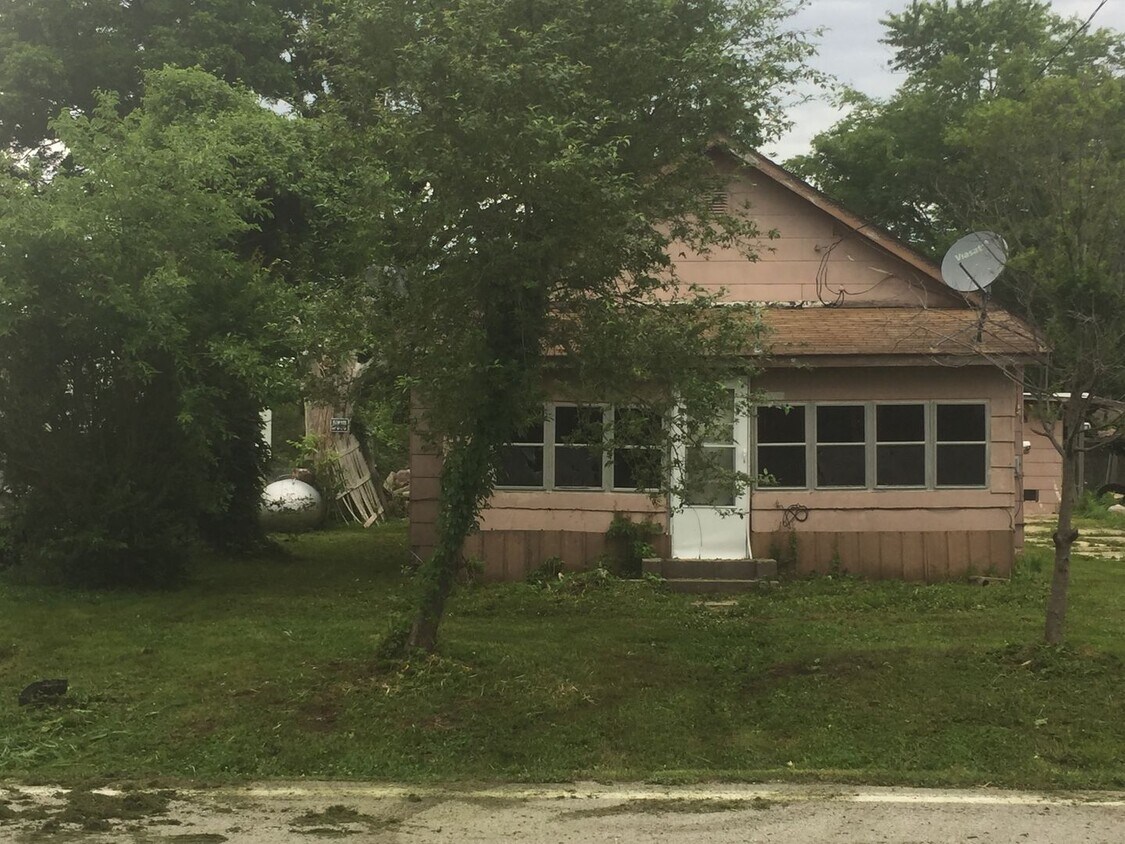 Primary Photo - 10-Min to SEMO University! - $295 Month/ $...