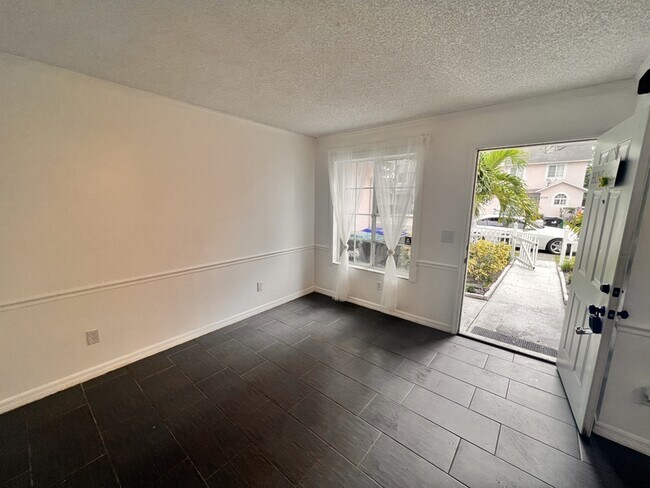 Foto del edificio - 6740 Magnolia Pointe Cir
