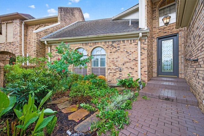 Foto del edificio - 901 Longmire Rd