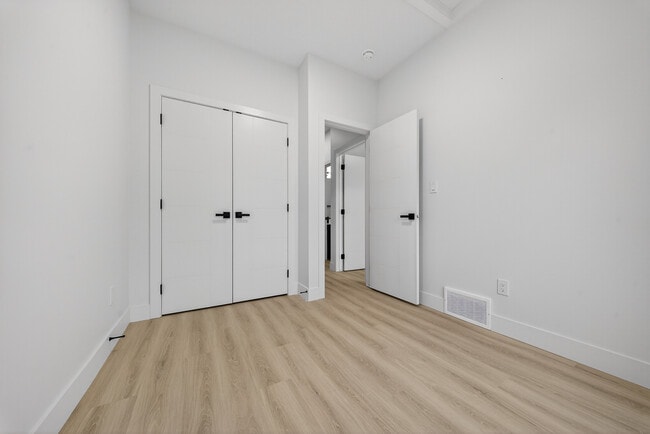 Building Photo - 8829-8122 122 Ave NW