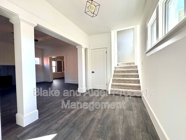 Foto del edificio - 3556 NE Sandy Blvd