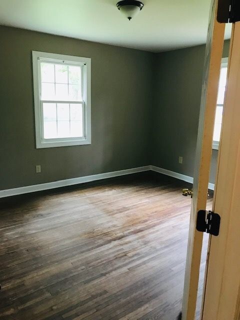 Building Photo - Cozy 2 bedroom with living  dining room