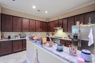 Building Photo - 6514 Monrovia Ln