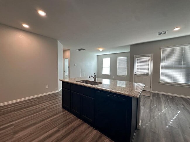 Foto del edificio - 14816 Slippery Falls Cir